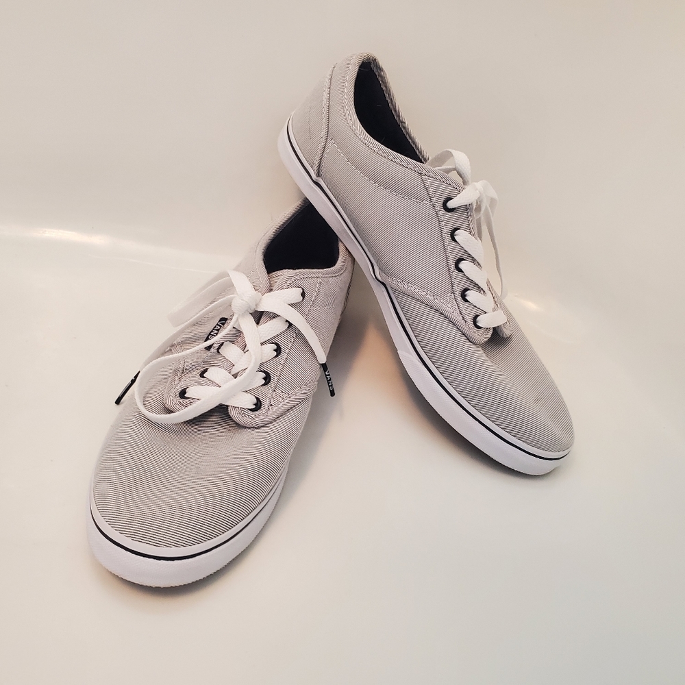 Vans Atwood Blue & White Pinstripe Sneakers Women's Size 9